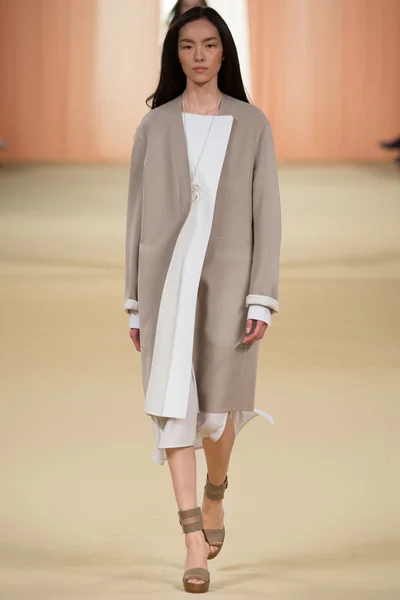 Look 10